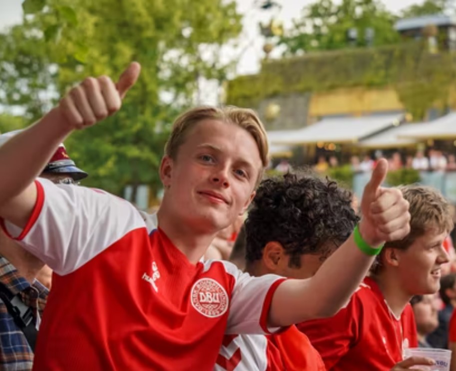 Det danske fodboldlandshold: Bringer verden sammen