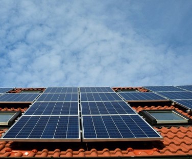5 gode grunde til at købe et solcelleanlæg til dit sommerhus