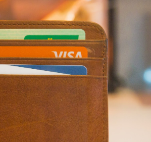 Overvejer du at anskaffe dig et kreditkort? Sådan gør du!